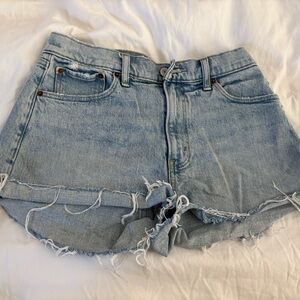 Abercrombie & Fitch Light Blue Denim Mom Short High Rise
